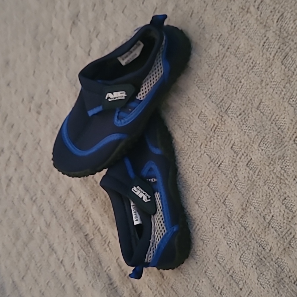 Water shoes - Picture 4 of 4